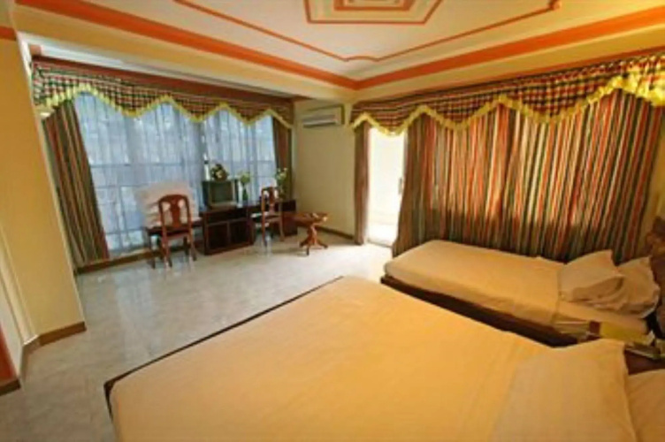 Lucky Star Hotel