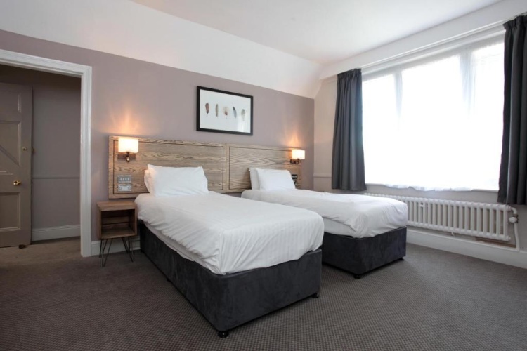 Standard Twin room