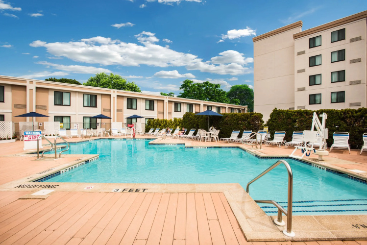 Holiday Inn Hasbrouck Heights-Meadowlands photo 12