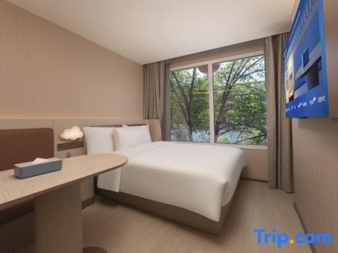 Standard Double room with view