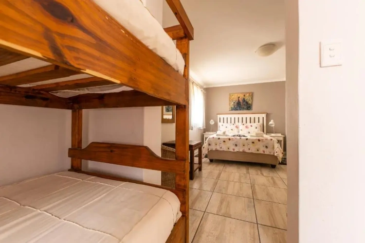 Standard Twin room with balcony