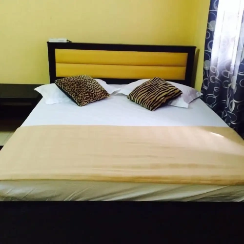 4 Bedrooms Cottage