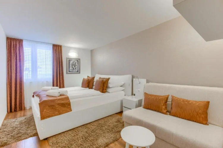 Comfort Double Basement room