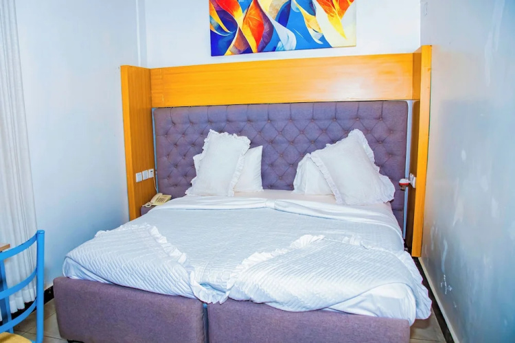 Netluna Villa Hotel & Tours