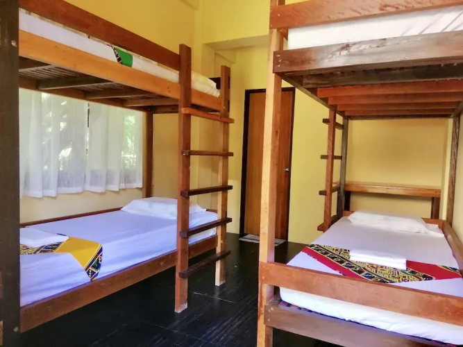 Ilakai Hostel - Adults Only