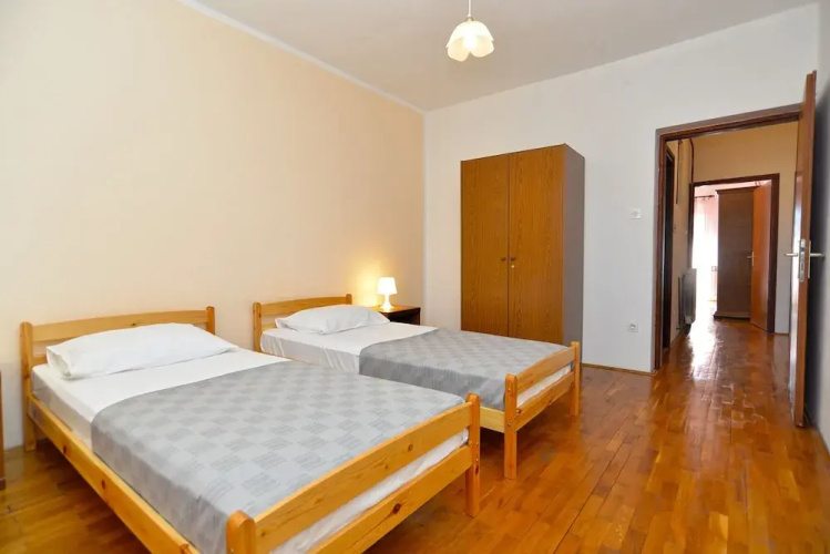 Apartment 1168