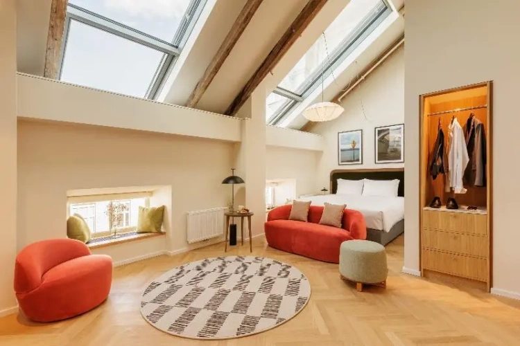 Superior Quadruple Studio