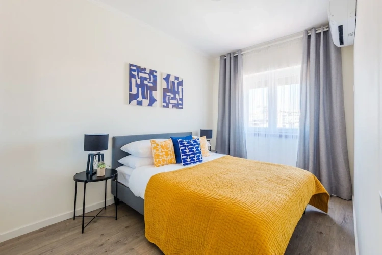 3 Bedrooms Apartment