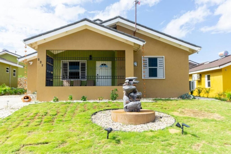 3 Bedrooms Cottage