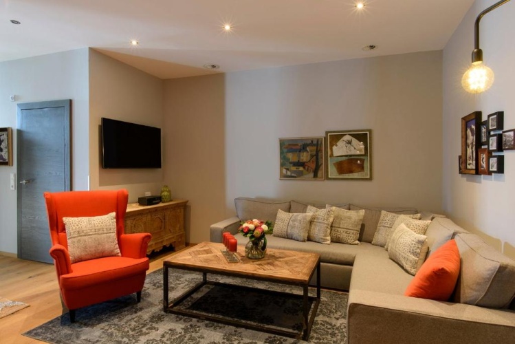 3 Bedrooms Apartment