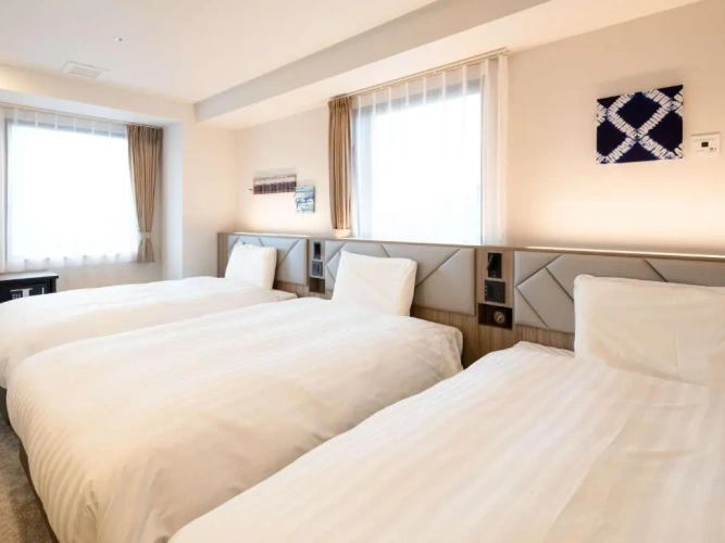 Standard Triple room