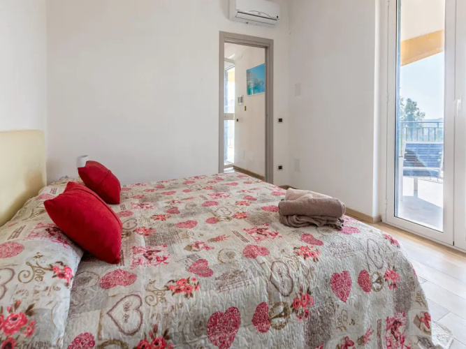 Attractive Apartment in Realmonte with Shared Swimming Pool