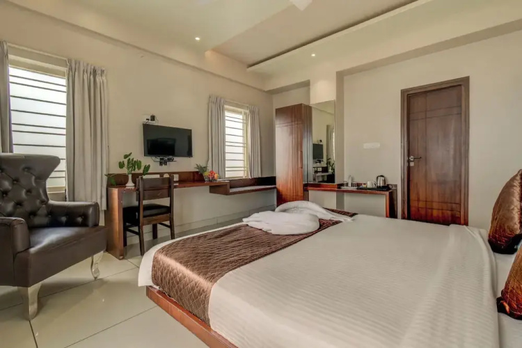 Hotel J N stay