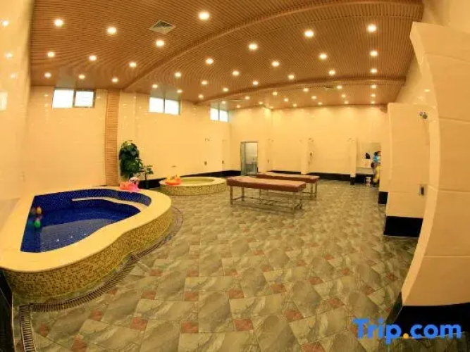 Panjin Bihuachi Hot Spring Hotel