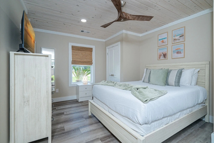 Dolphin Den
