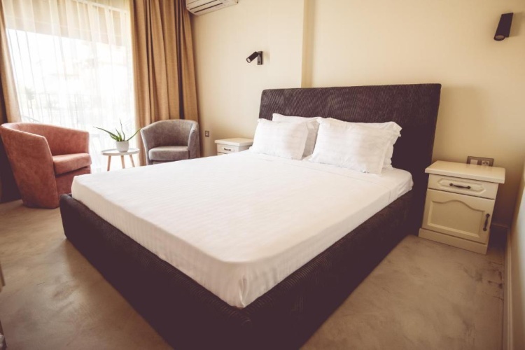 Standard Double room with balcony and with partial sea view