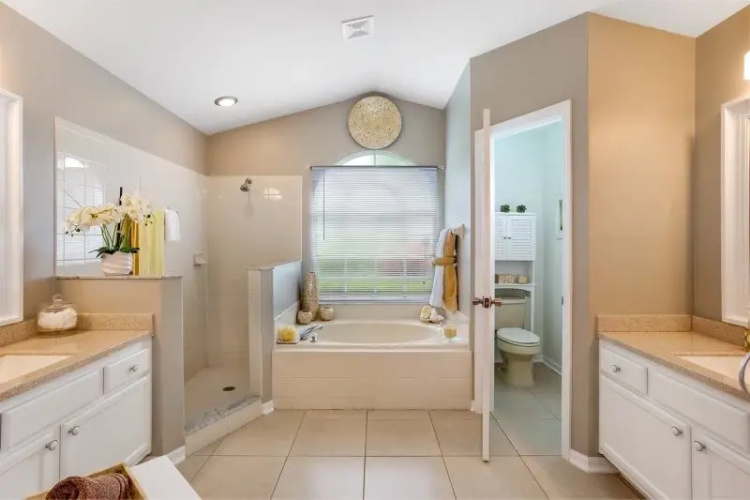 Beautiful 4 Bed Villa With Southwest Facing Pool, Clermont, US