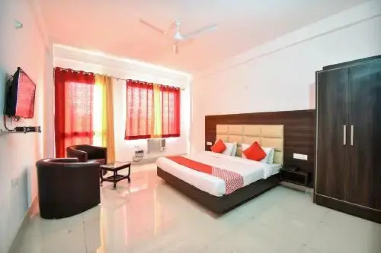 OYO 27704 Hotel Victoria