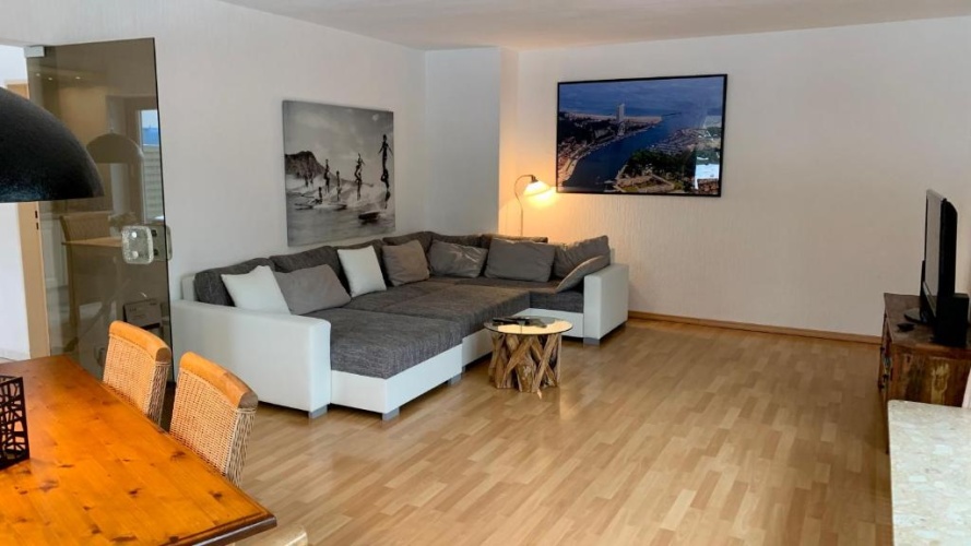 3 Bedrooms Apartment