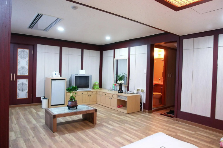 Gumi Hotel