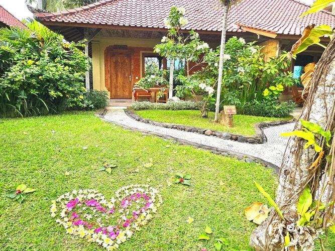 Deluxe Cottage with garden view