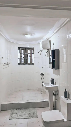 Entire First Floor With 3 En-suite Bedrooms