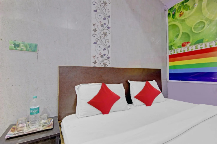 SPOT ON 70037 Hotel Delight Inn