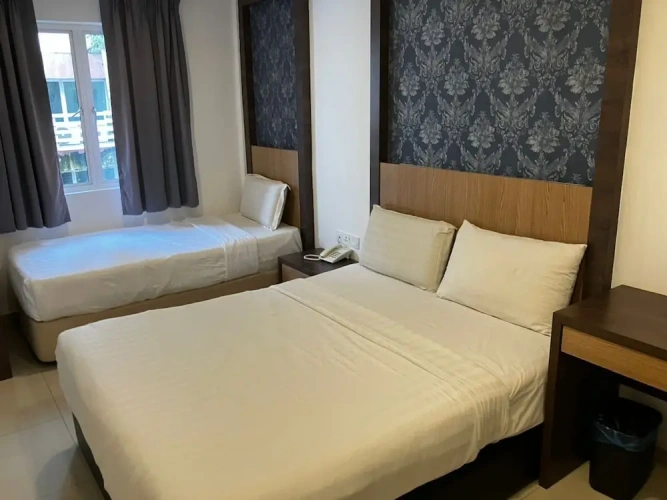Standard Triple room