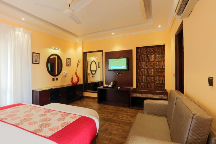 Royal Club room