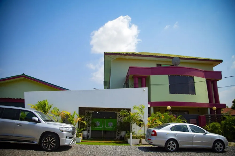 Gullivers Travel Hotel