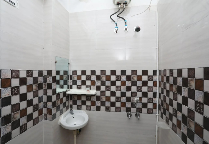 Tripathi Guest House by OYO Rooms