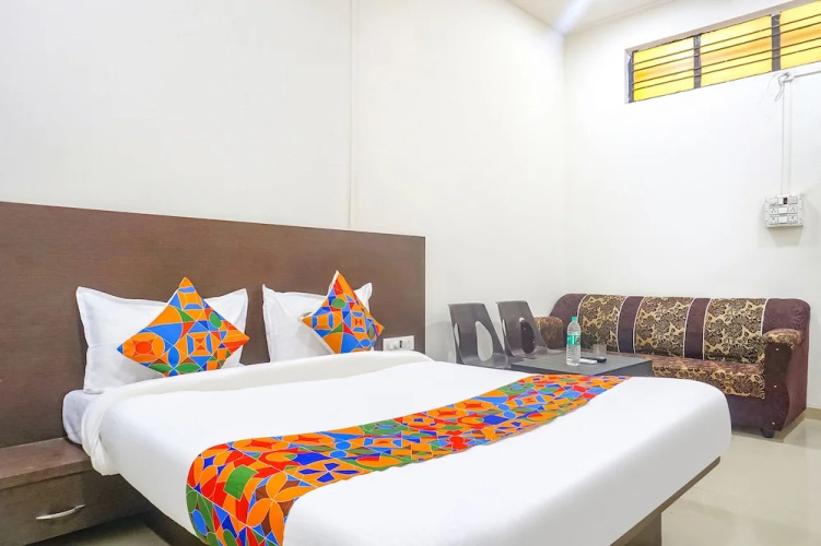 Fabhotel Om Sai