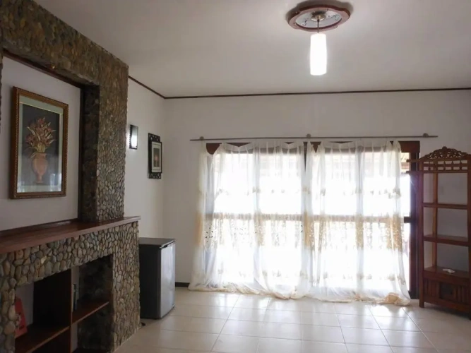Deluxe Sextuple Family Suite