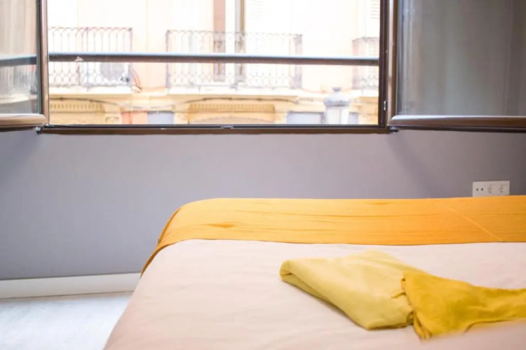 Torres de Quart 26 apartment