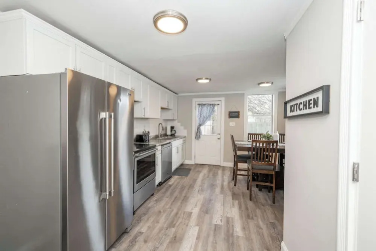 The Covington Cottage Modern 2 BDR Charmer