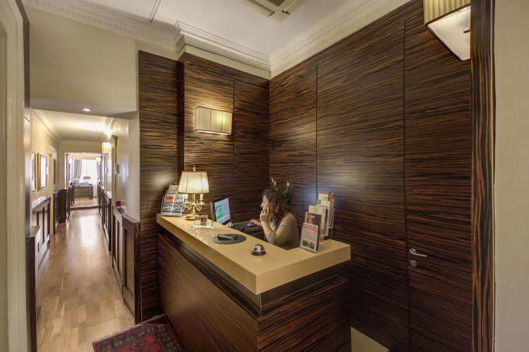 939 Hotel