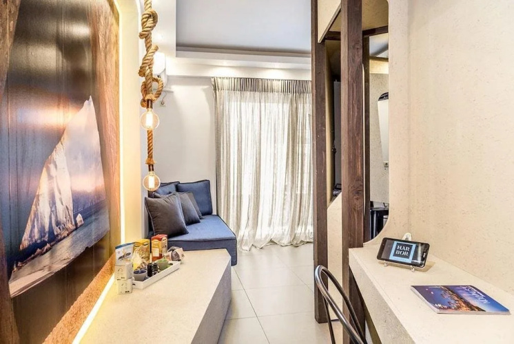 Harbor Suites