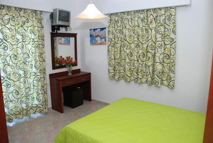 Amoudi Studios Apartments Hotel