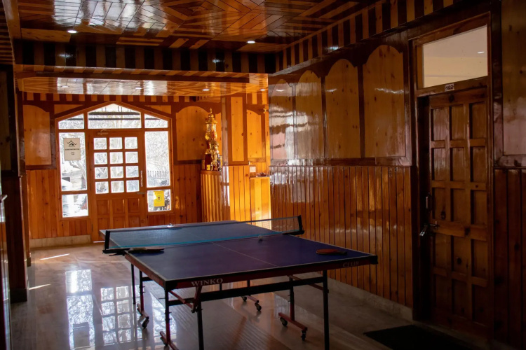 Hotel Monal Residency