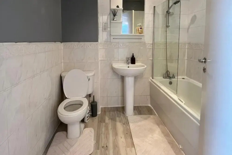 City Centre & Parking 2 Bed Ap