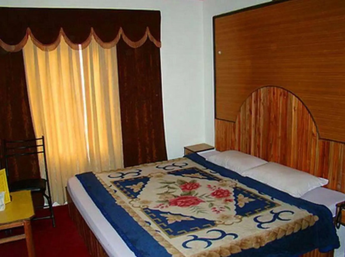 Hotel Santi