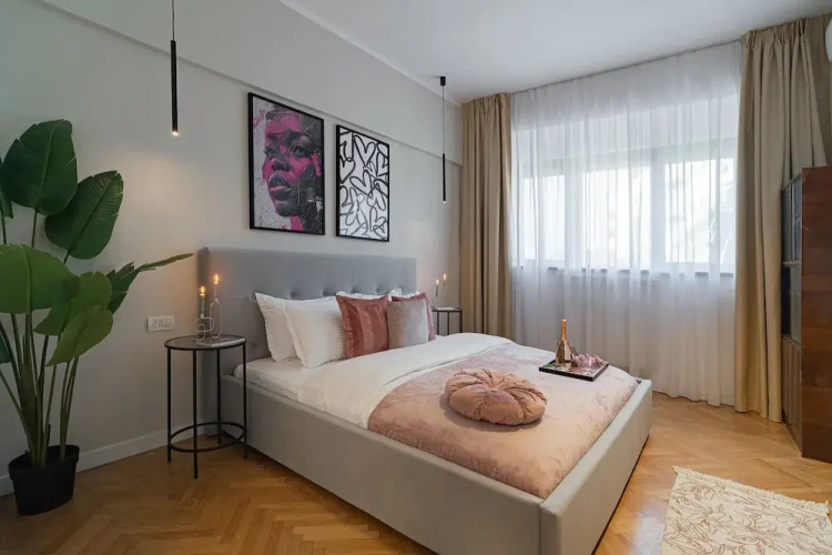 Vibrant & Spacious 3BR Condos on Amzei Square