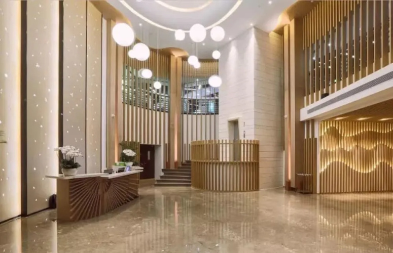 Leader Art Hotel