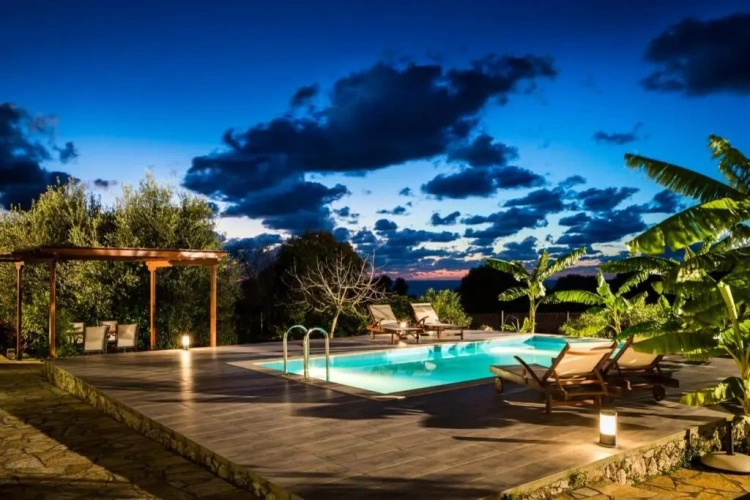 3 Bedrooms Villa