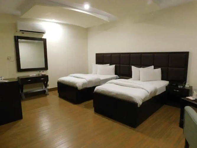 Hotel S. R. Lounge
