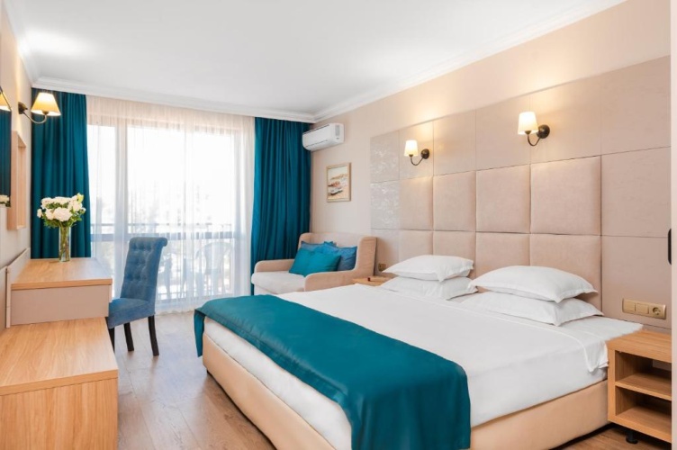 Standard Double room with park view