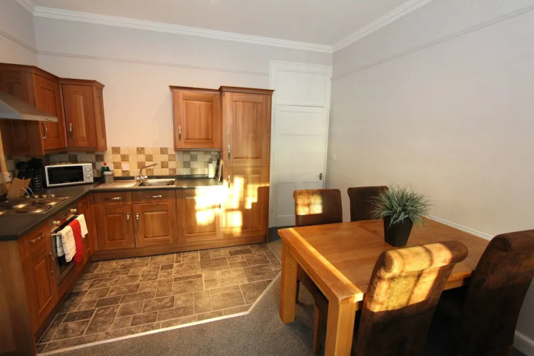 Commonhall Apartments, City Views