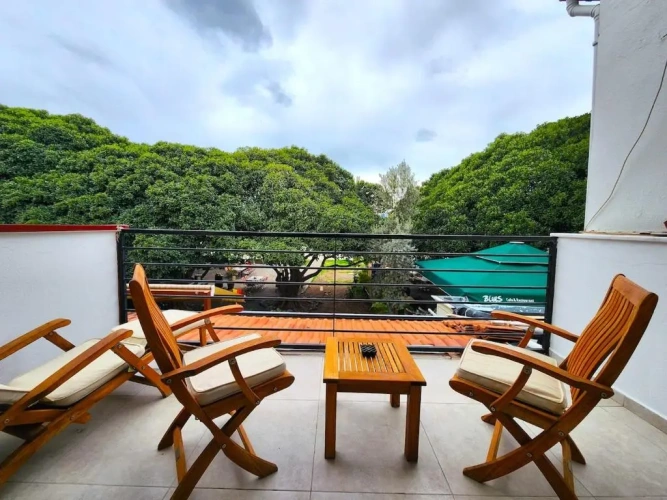 Apartment with garden view