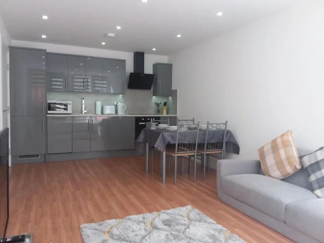 2 Bedrooms Apartment
