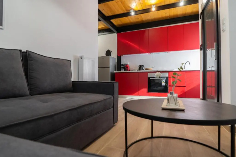 Zalman's Ground Floor 1BR Place